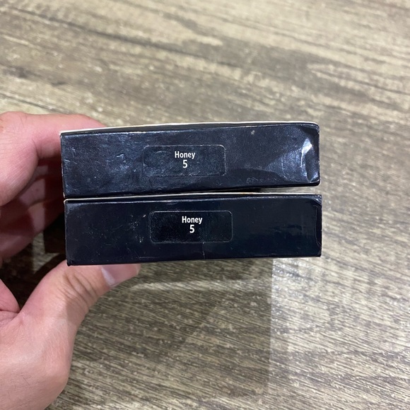 Lot Of 2 Bobbi Brown Skin Moisture Compact Foundation Honey 5 28 oz Full Size - Picture 2 of 3